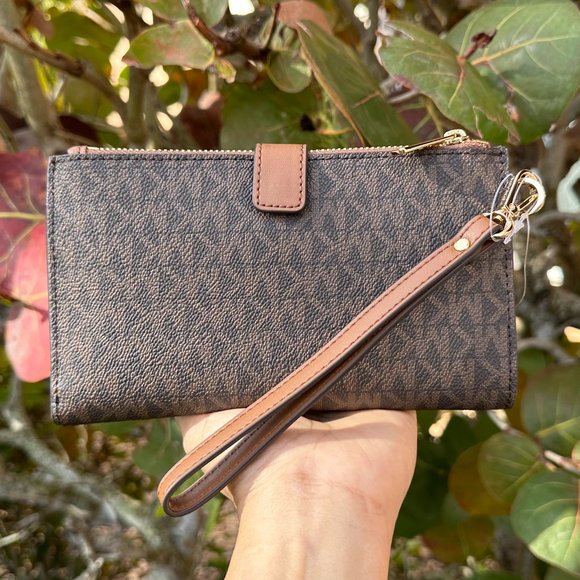 Michael Kors Jet Set Travel Large Double Zip Phone Wallet Wristlet MK Brown - Picture 2 of 9